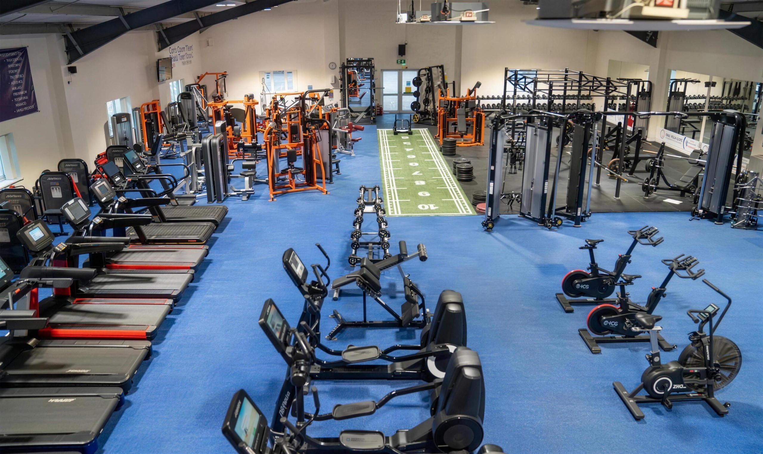 The cardio floor at Amazon Gym